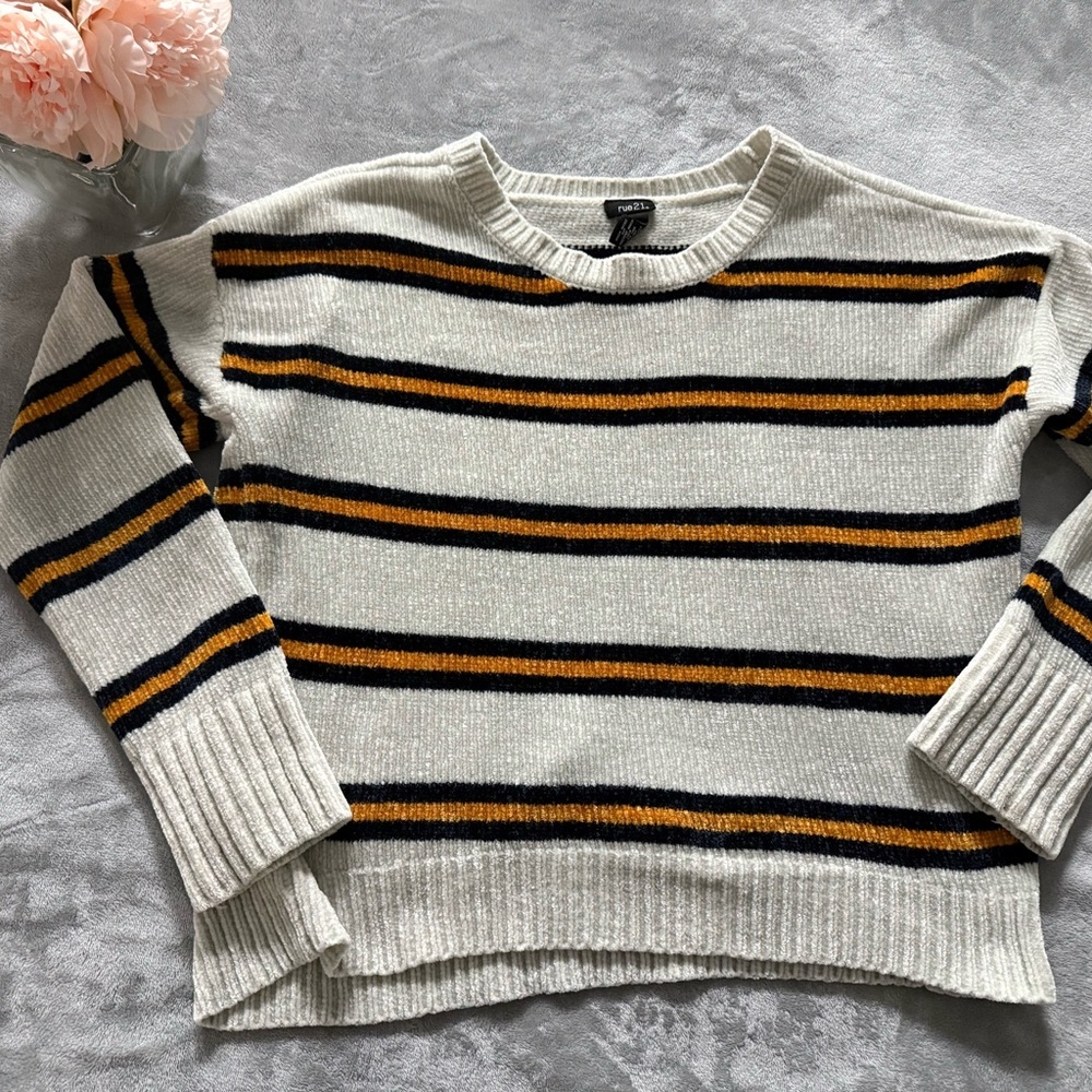 Rue21 Cream and Black Crew Neck Striped cropped Sweater